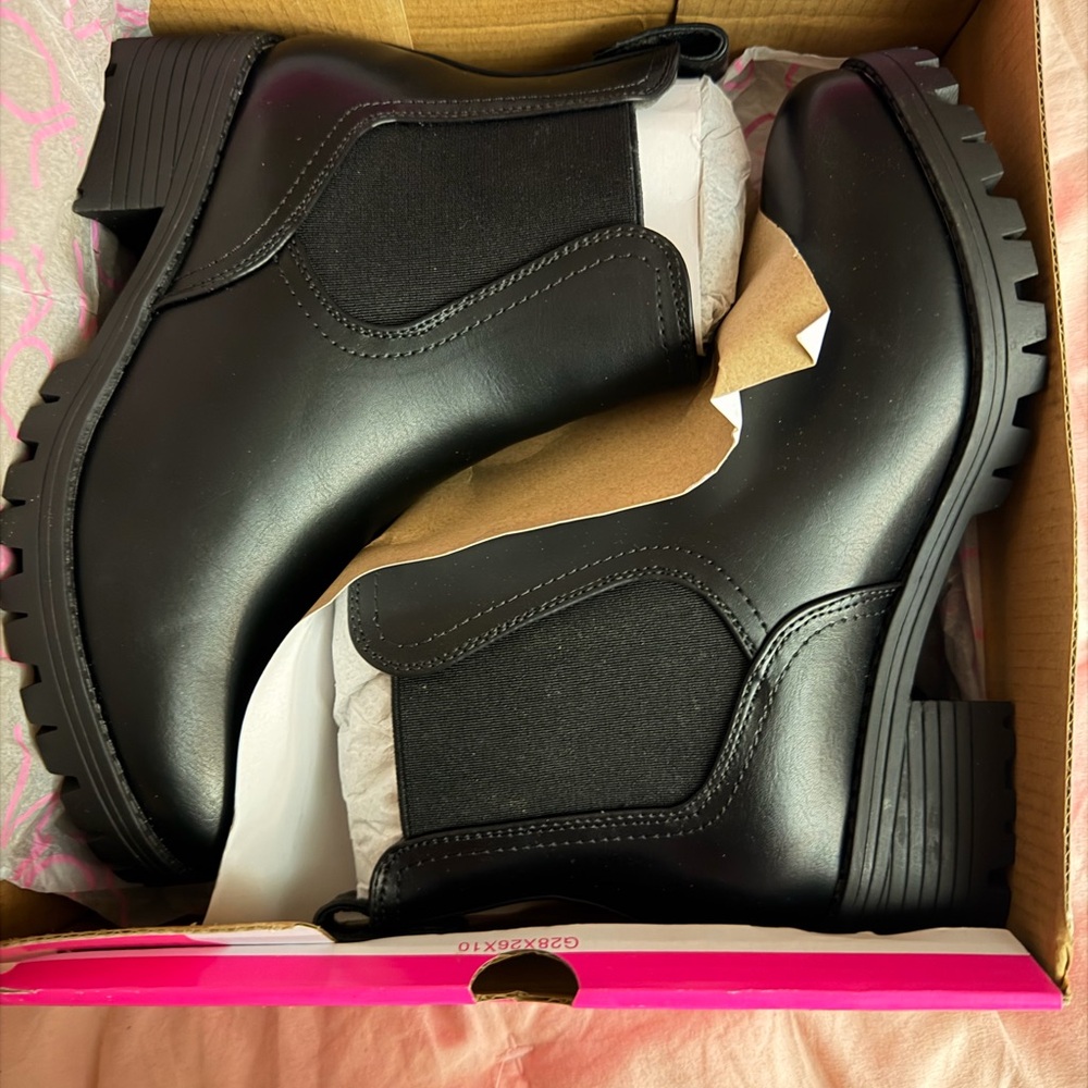 Sugar Black Chelsea Lug Sole Ankle Boots - Picture 5 of 6